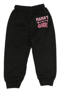 Čierne tepláky s nápisom