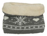 Šedý pletený zateplený nákrčník s vločkami a srdíčky