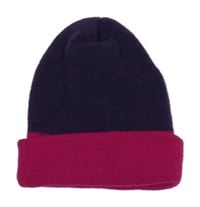 Lilkovo-fuchsiová čapica