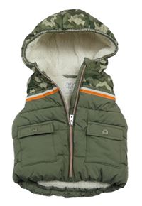 Khaki šusťáková zateplená vesta s army prvkem a kapucí F&F