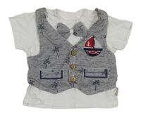 Bílé tričko s našitou pruhovanou vestou a motýlem 