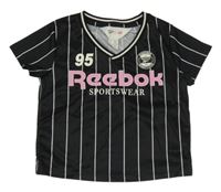 Černo-bílé pruhované sportovní crop tričDko s nápisem Reebok x H&M