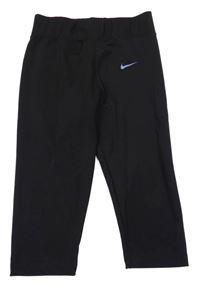 Černé sportovní capri legíny s logem Nike