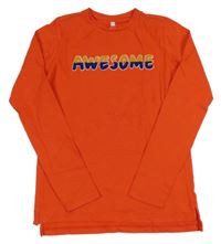 Červené triko s nápisem Hema