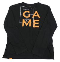 Černé triko s nápisem a hřištěm VOLCANO