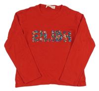 Červené triko s nápisem