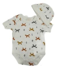 Nové - 2Set - Bílé bosy s liškami a lístečky + čepice Bebe Bonito