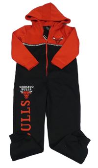 Nové - červeno-čierna tepláková kombinéza s nápisom a kapucí - Chicago Bulls Primark