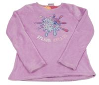 Lila plyšová mikina s flekem a nápisom