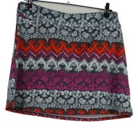 Dámská šedo-růžovo-červená vzorovaná sukně se všitými kraťasy 