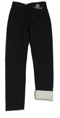 Černé zateplené legíny s nápisem 