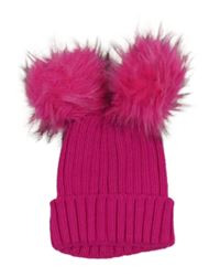 Tmavorůžová pletená čepice s bambulemi 