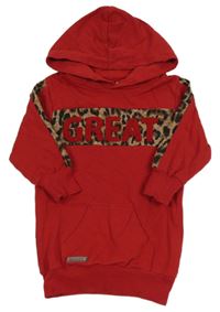 Červené teplákové šaty se vzorem, nápisem a kapucí 