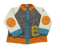 Tmavošedo-smotanový prepínaci sveter s písmenem