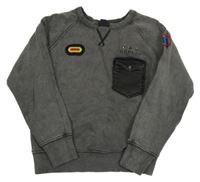 Sivá mikina s vreckom a cvokmi 