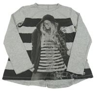 Sivo-čierne tričko s dívkou