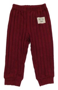 Rubínové úpletové žebrované tepláky s nášivkou 