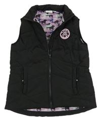 Čierna funkčná šušťáková zateplená jezdecká vesta s nášivkou Crane