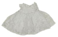 Biele kvetované slávnostné šaty