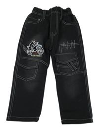 Černé rifle s motorkářem