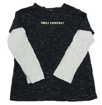 Černé žíhané triko s nápisem a šedými rukávy F&F