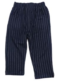Tmavomodro-bílé pruhované kalhoty 