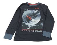 Tmavosivé tričko s vesmírom