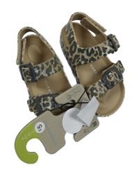 Nové - Béžovo-hnědé vzorované koženkové sandály Primark vel. 24