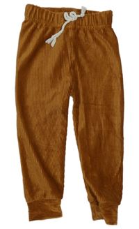 Hnědé žebrované sametové tepláky 