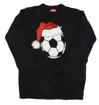 Čierny sveter s loptou s čepicí