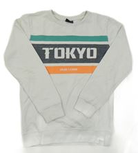 Biela mikina s nápisem Tokyo