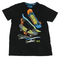 Černé tričko se skateboardy C&A