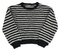 Bielo-čierny pruhovaný chlpatý crop sveter Only