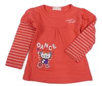 Korálové triko s pruhovanými rukávy a medvídkem