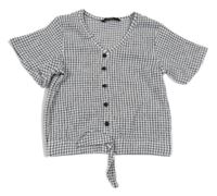 Černo-bílá kostkovná crop halenka s knoflíčky George