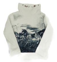 Smetanová chlupatá mikina s koňmi a komínovým límcem Yigga