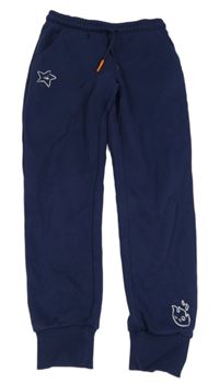 Tmavomodré tepláky s hviezdičkou