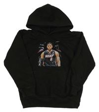 Čierna mikina s potlačou a kapucňou