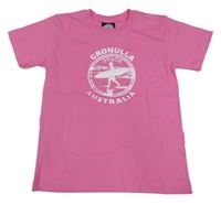 Růžové tričko se surfařem a nápisy 