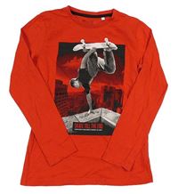Červené tričko so skateboardistou C&A