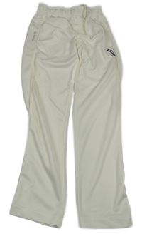 Bílé sportovní tepláky s výšivkou 