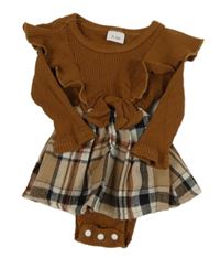 Hnedé rebrované body s mašlou a volánikmi a kostkovanou vzorovanou sukní