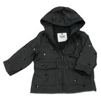 Černá voděodolná lehce zateplená bunda se srdíčky a kapucí F&F