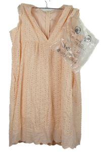 Nové - Dámské světlerůžové madeirové šaty 