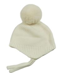 Smotanová pletená čapica s brmbolcom