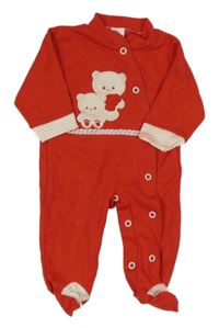 Červený overal s medveďmi