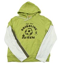 Zeleno-bielo-sivá mikina s nápismi a kapucňou