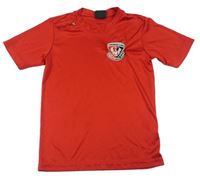 Červené športové futbalové tričko so znakom STANNO