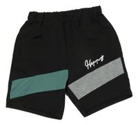 Čierno-sivo-zelené kraťasy s nápisom