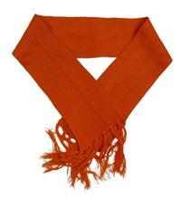 Oranžová pletená šála s třásněmi 